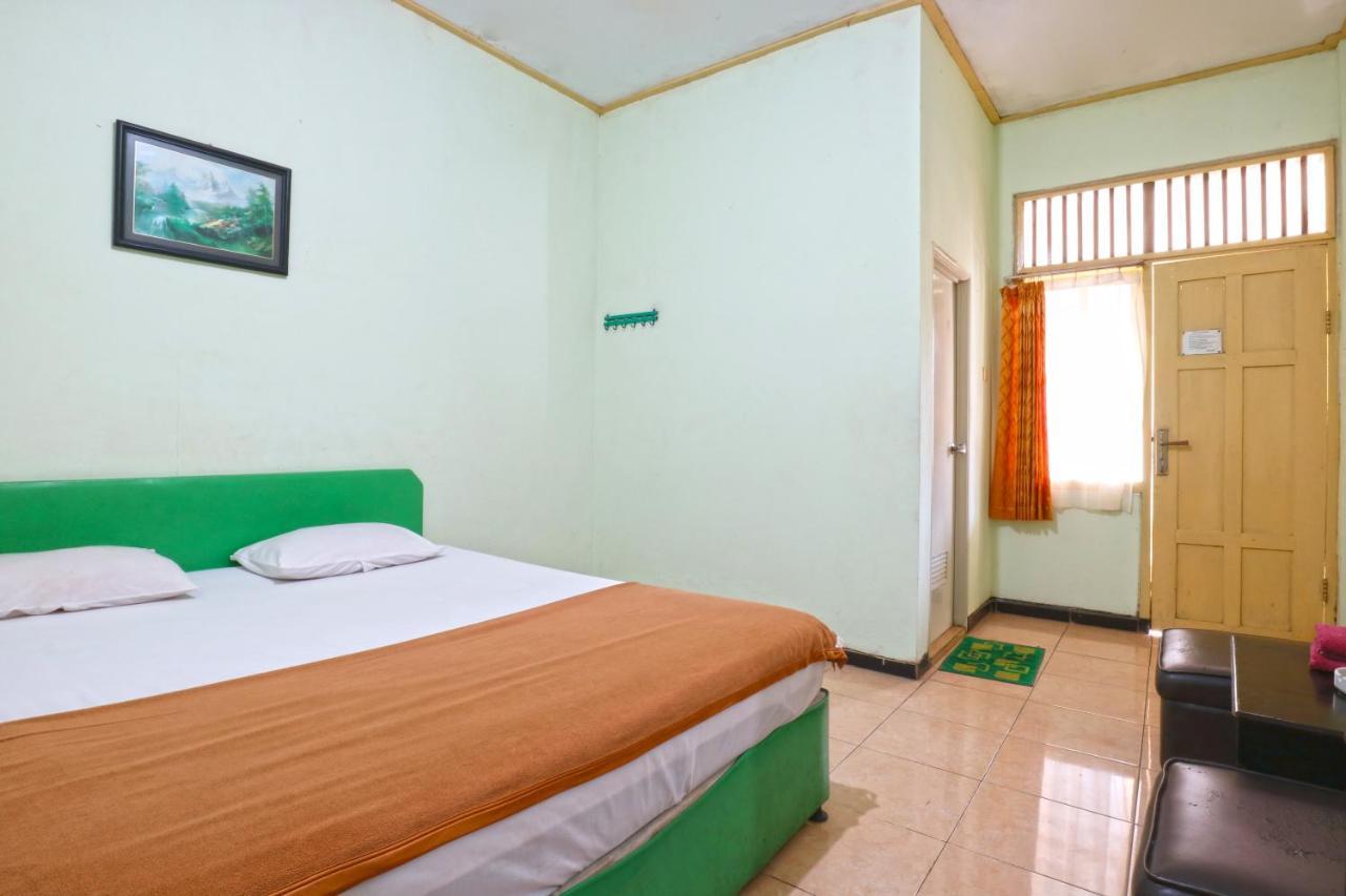 Hotel Camelia Malang Exterior foto
