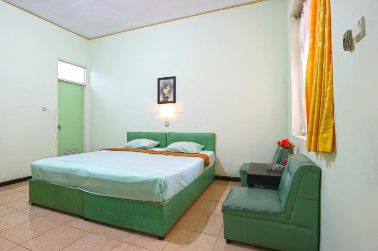 Hotel Camelia Malang Exterior foto