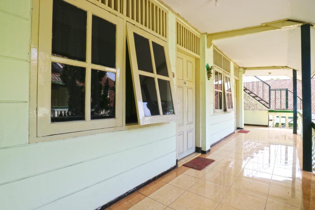 Hotel Camelia Malang Exterior foto